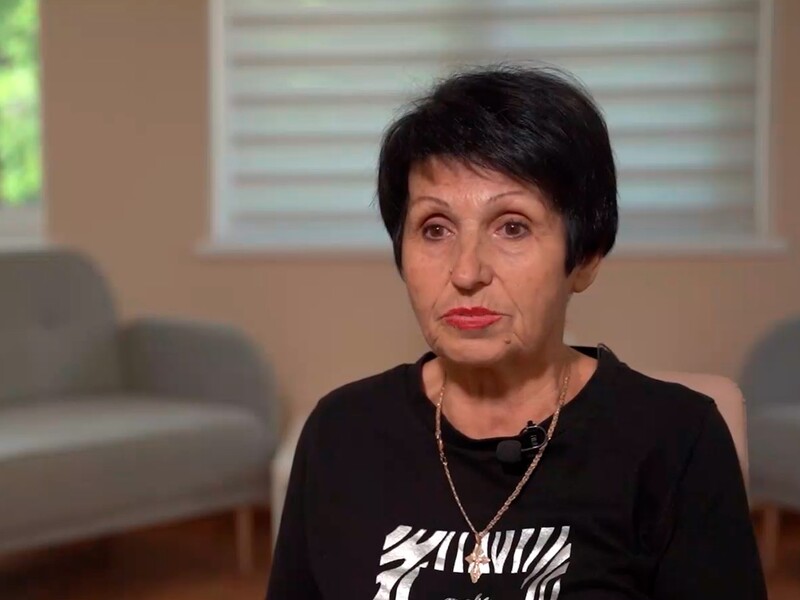 "Це був справжній жах". Історія Людмили з Маріуполя увійшла до Музею "Голоси Мирних" Фонду Ріната Ахметова