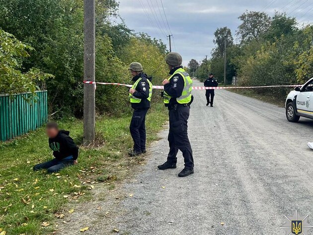 У Житомирській області чоловік убив дружину, доньку, собаку й котів і напав на сусідку – поліція