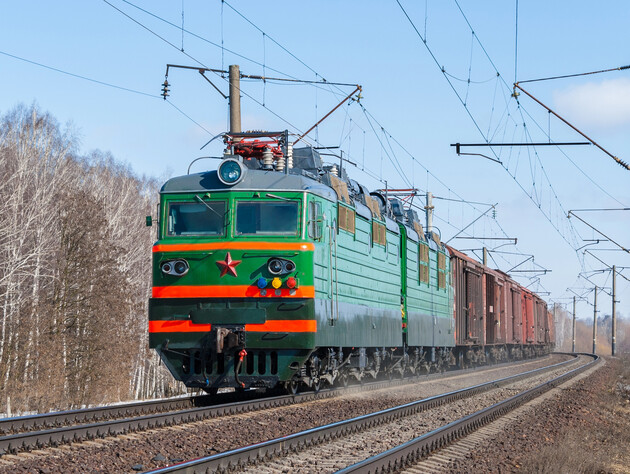 Партизани підірвали колії на південь від Санкт-Петербурга, із рейок зійшов поїзд із військовим вантажем – ЗМІ