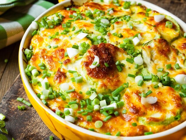 Просто положите это в форму, залейте смесью – и запеканка будет очень сочная. Быстрый рецепт