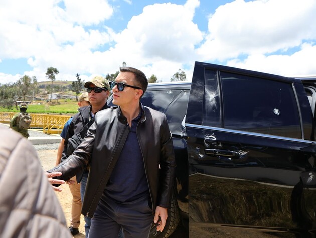 В Эквадоре напали на кортеж президента страны. Фото, видео