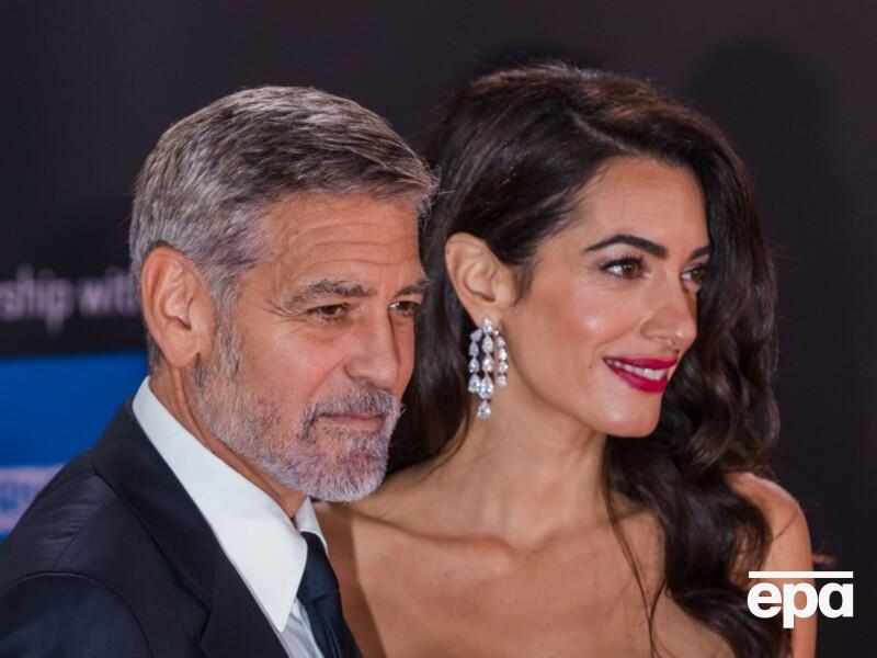 Секрети стилю 47-річної Амаль Клуні, завдяки яким вона завжди має неперевершений вигляд. Фото