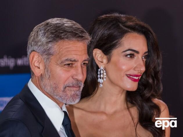 Секрети стилю 47-річної Амаль Клуні, завдяки яким вона завжди має неперевершений вигляд. Фото