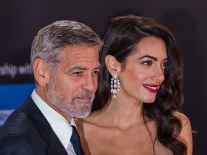 Секреты стиля 47-летней Амаль Клуни, благодаря которым она всегда выглядит сногсшибательно. Фото