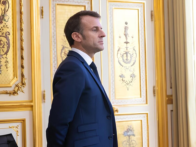 В парламенте Франции отклонили резолюцию, которая должна начать импичмент Макрона. Кто голосовал против?