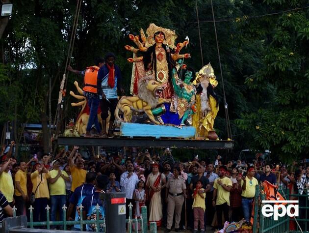 В Індії під час фестивалю демона показали в образі Трампа 