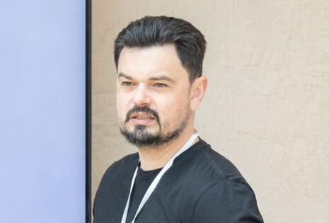 Сам Байден потом публично хвастался, как он приехал в Киев и 