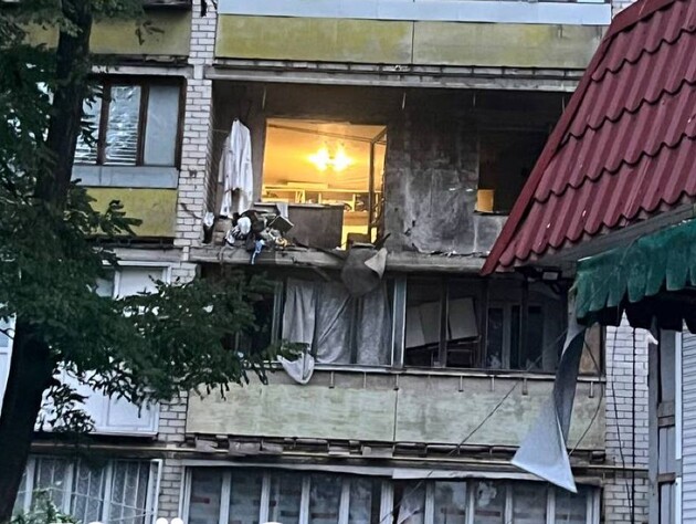 В Киеве произошел взрыв в многоэтажке. Есть погибший и раненый. Видео