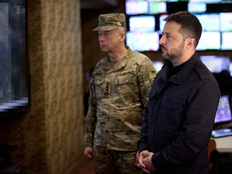 Зеленський повідомив про довгу доповідь Сирського про фронт. РФ має вже понад 12 тис. втрат неподалік Добропілля