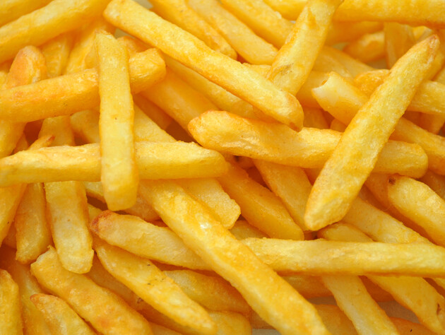 Сделайте это с картофелем перед жаркой – и он будет хрустящим, как из McDonald's