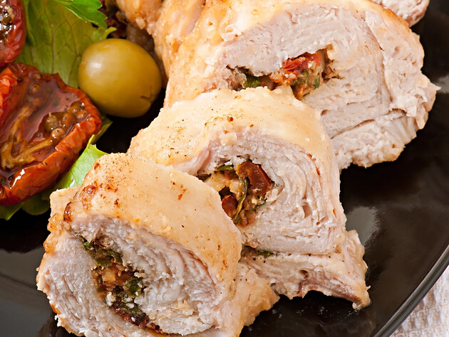 Заверните в мясо эту начинку – и рулеты получатся невероятно вкусными и сочными. Быстрый рецепт