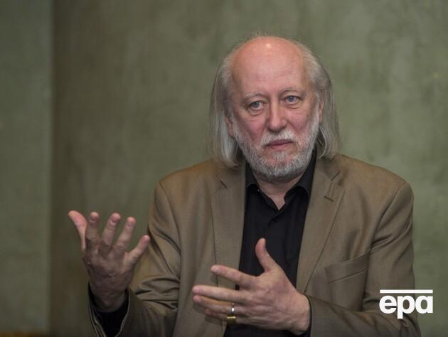 Нобелевскую премию по литературе 2025 года получил венгерский писатель