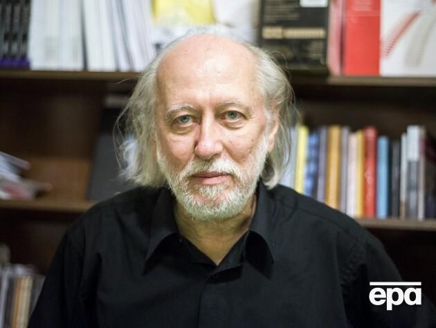 Плюется в российские яхты и критикует Орбана. Что известно о венгерском писателе, получившем Нобелевку