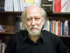 Плюется в российские яхты и критикует Орбана. Что известно о венгерском писателе, получившем Нобелевку