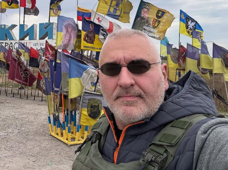 Меня опять объявили в розыск! Дайте ссылку на тату-салон, надо второй купол набить