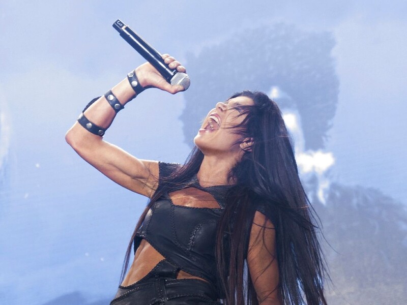 Певица из Вьетнама украла у победительницы 