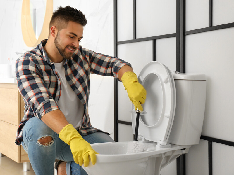 Ось який аптечний засіб можна використати, щоб легко відмити унітаз від бруду й нальоту. Лайфхак