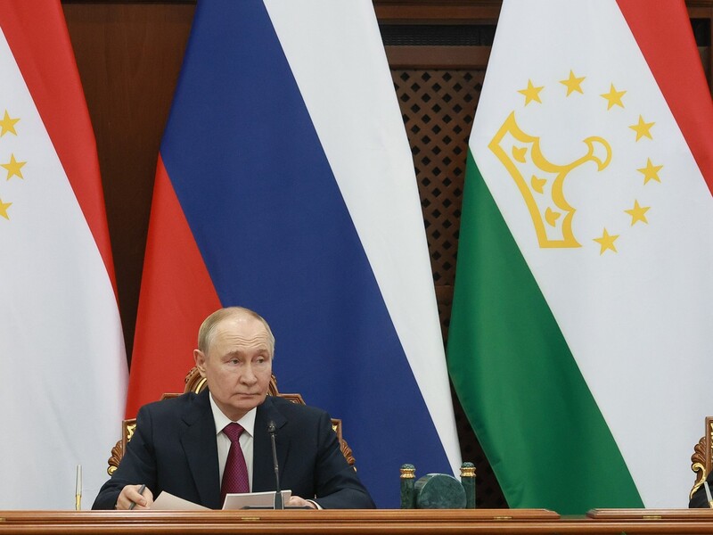 Путин заявил, что в РФ "живет и трудится" 10% граждан Таджикистана. В Душанбе жаловались на притеснения