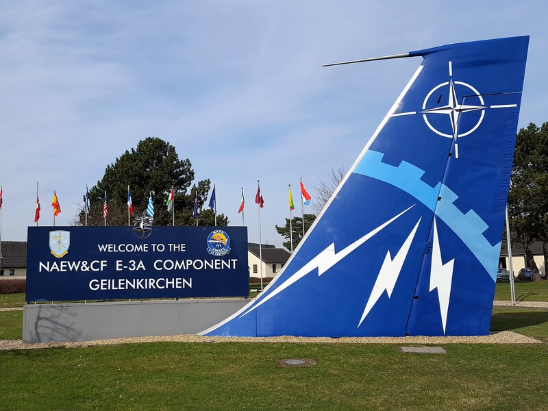 В Германии возле авиабазы НАТО зафиксировали дрон. Чем все закончилось