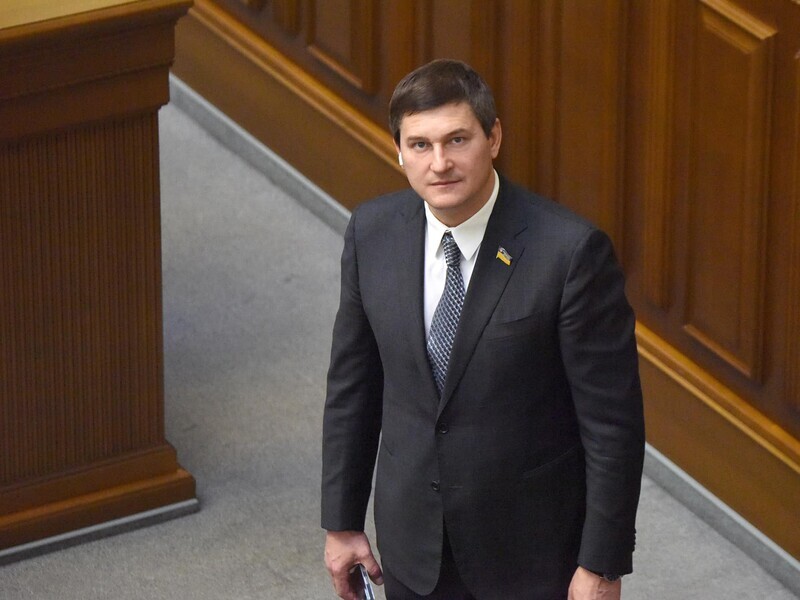 Осужденный нардеп-взяточник Одарченко остается со "Слугой народа" в Раде – Железняк