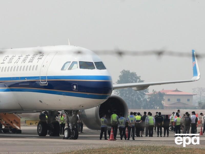 США хочуть заборонити китайським авіакомпаніям літати через Росію