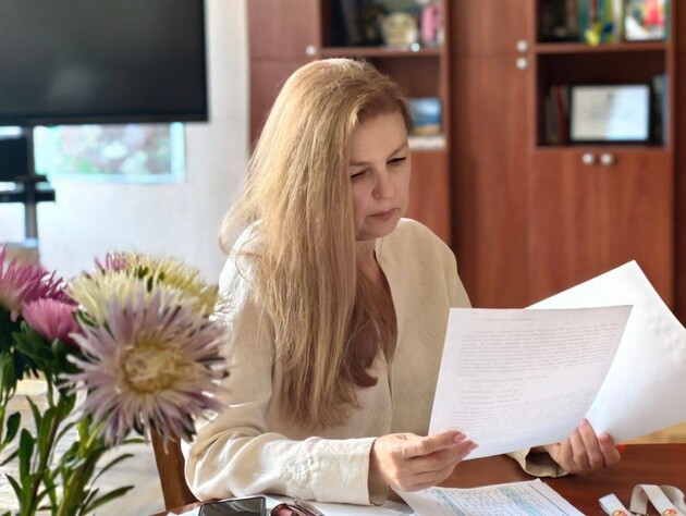 Чиновница возмутилась использованием языка РФ в опросе МОН. Оказалось, что это настройки ее браузера 