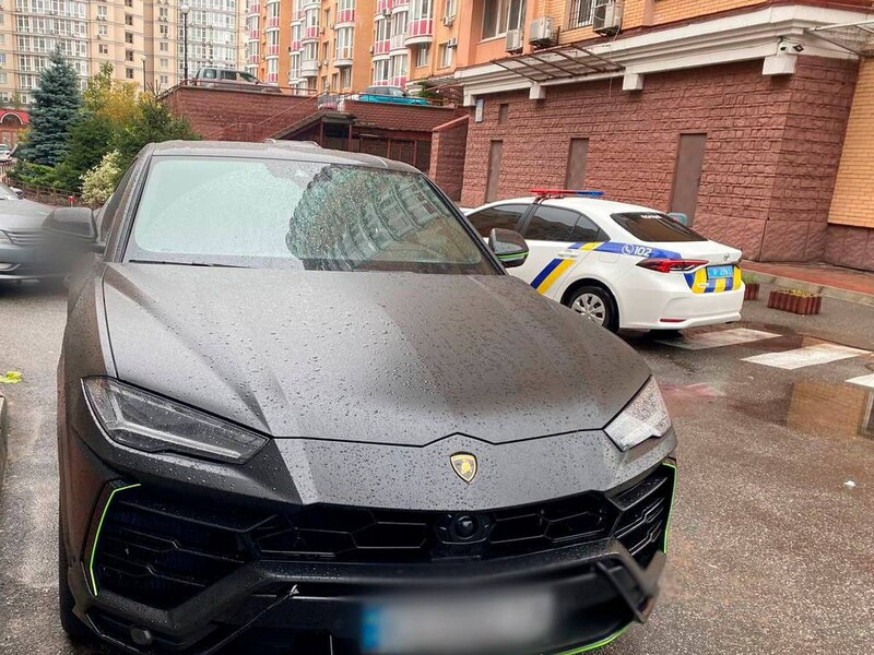 В Киеве в Lamborghini нашли мертвым блогера-криптовалютчика
