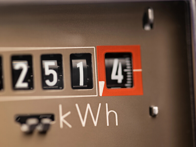 Обращение в суд не должно разрешать должникам не платить за электроэнергию – ВЭА