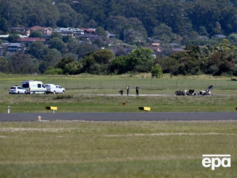 В Австралии во время взлета разбился самолет, есть погибшие. Видео