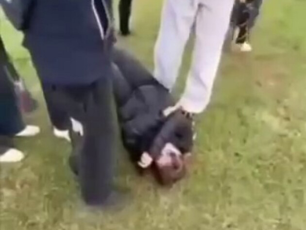 У Сумській області підлітки побили дитину і зняли це на відео. На інцидент відреагувала поліція