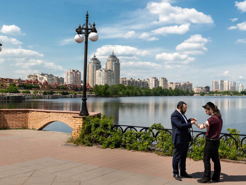 Напад із зигуванням біля синагоги в Києві. Поліція відреагувала