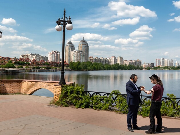 Напад із зигуванням біля синагоги в Києві. Поліція відреагувала