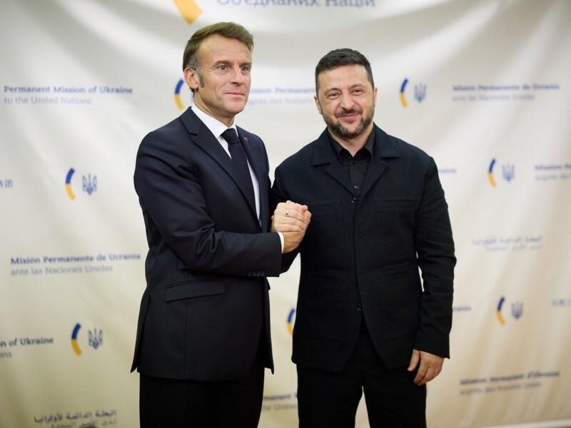 Зеленский рассказал Макрону о подлости россиян