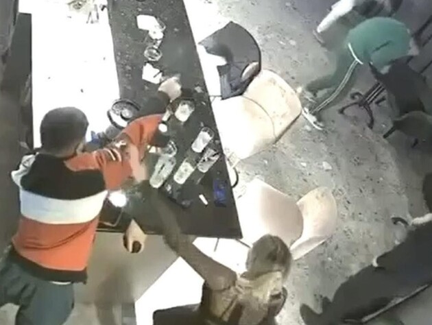 У Києві чоловік влаштував стрілянину в барі. Чим усе скінчилося?