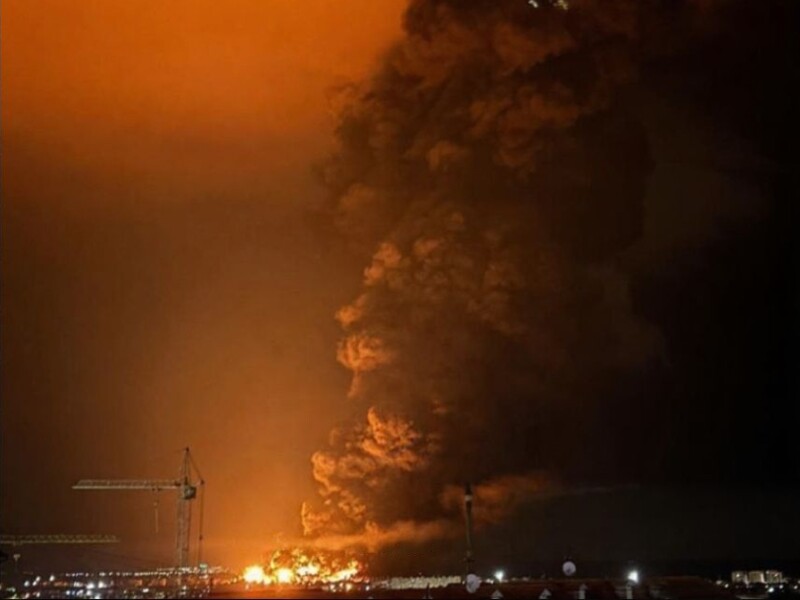 У Феодосії дрони знову атакували нафтобазу, яка лише нещодавно припинила горіти