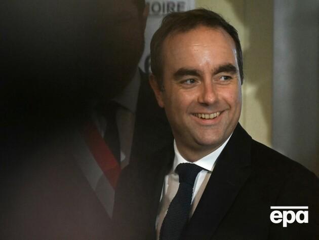 Во Франции объявили состав нового правительства Лекорню, которое уже оказалось 