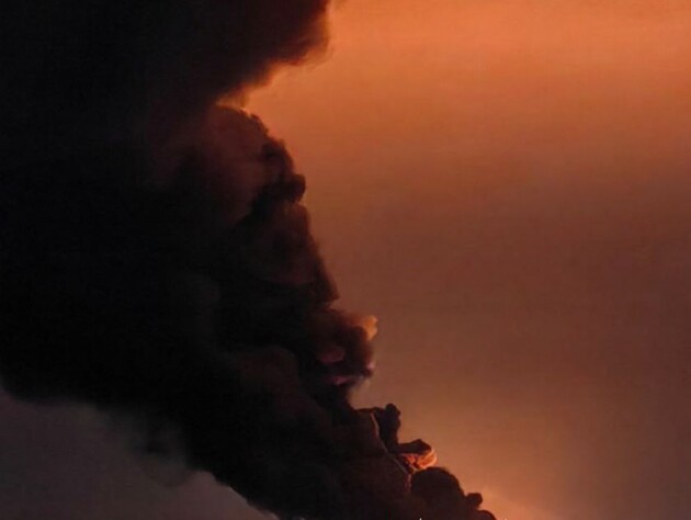 Дроны СБУ поразили как минимум пять резервуаров. Как горит нефтебаза в Феодосии, видно из космоса