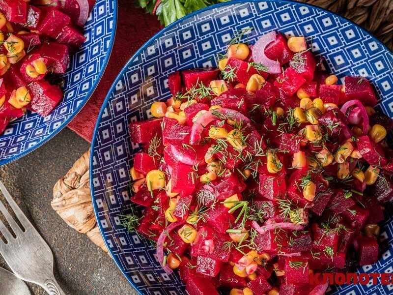 Добавьте к свекле кукурузу и эти ингредиенты. Получится вкуснейший витаминный салат