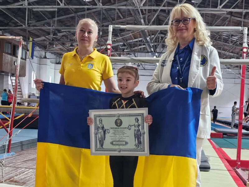 223 подъема с переворотом. Шестилетняя украинская гимнастка установила мировой рекорд