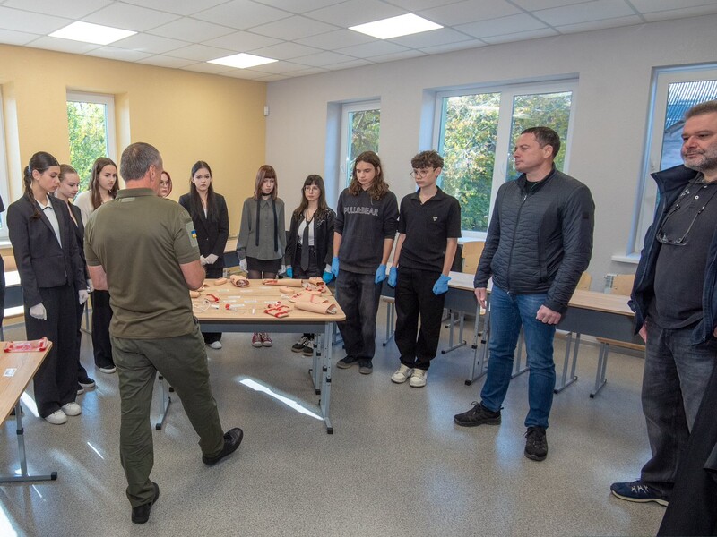 У Кам'янському відкрили оновлений осередок вивчення предмета "Захист України" – мер Білоусов