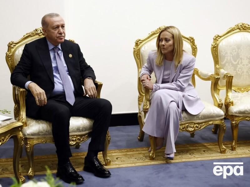 Ердоган публічно вичитав Мелоні за шкідливу звичку. Вона у відповідь заговорила про вбивство. Відео