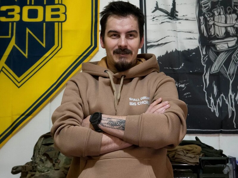 В "Азові" закликали школи вчити "на алгебрі балістики", а на уроках праці "клепати" дрони