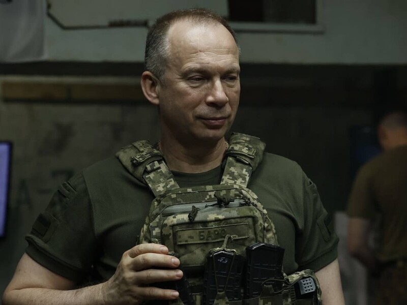 Сырский рассказал о масштабе "килл-зоны" на фронте и как приходится помогать раненым