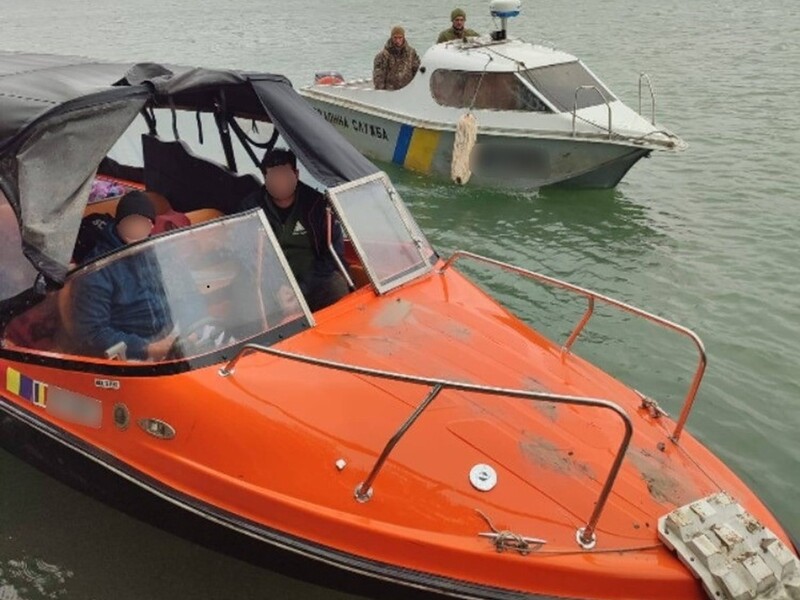 Кордон України порушило четверо румунів на катерах. Українські прикордонники з'ясували, хто вони