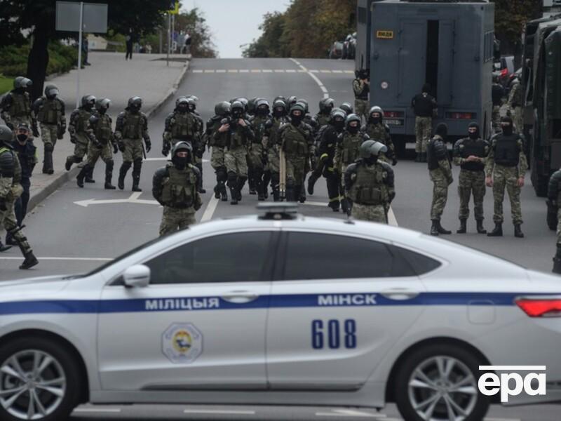 У Білорусі силовики проводять масові арешти у зв'язку з відомим Telegram-каналом – правозахисники