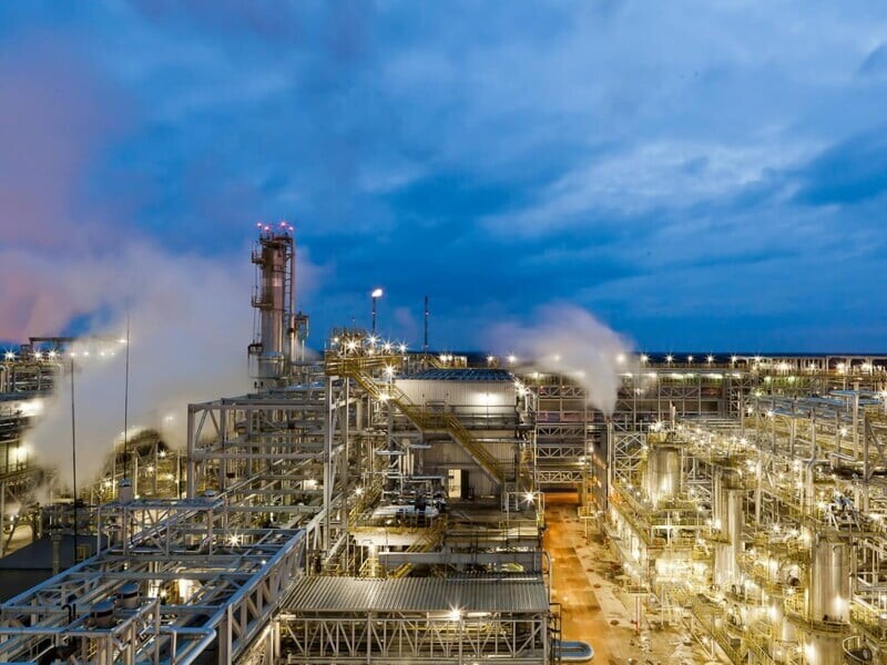 Более 100 ударов по нефтеперерабатывающим заводам РФ. Куда попадала Украина? Инфографика