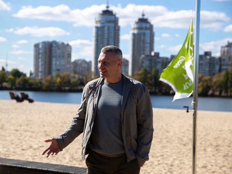 У Києві на четвертому році повномасштабної війни встановлять мобільні укриття. В яких районах?