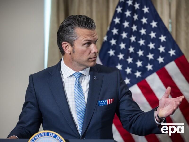 Самолет с главой Пентагона объявил аварийную ситуацию над Атлантикой. Что случилось?