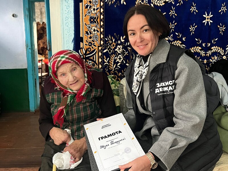 Відкладала протягом багатьох років. 89-річна пенсіонерка передала свої заощадження ЗСУ