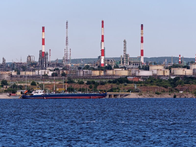 Генштаб ЗСУ підтвердив нічне ураження одного "з найстаріших" НПЗ РФ